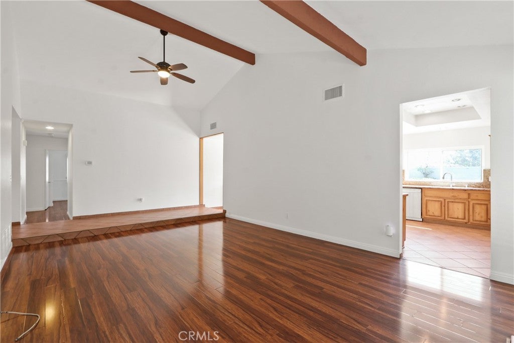 2117 W Ontario