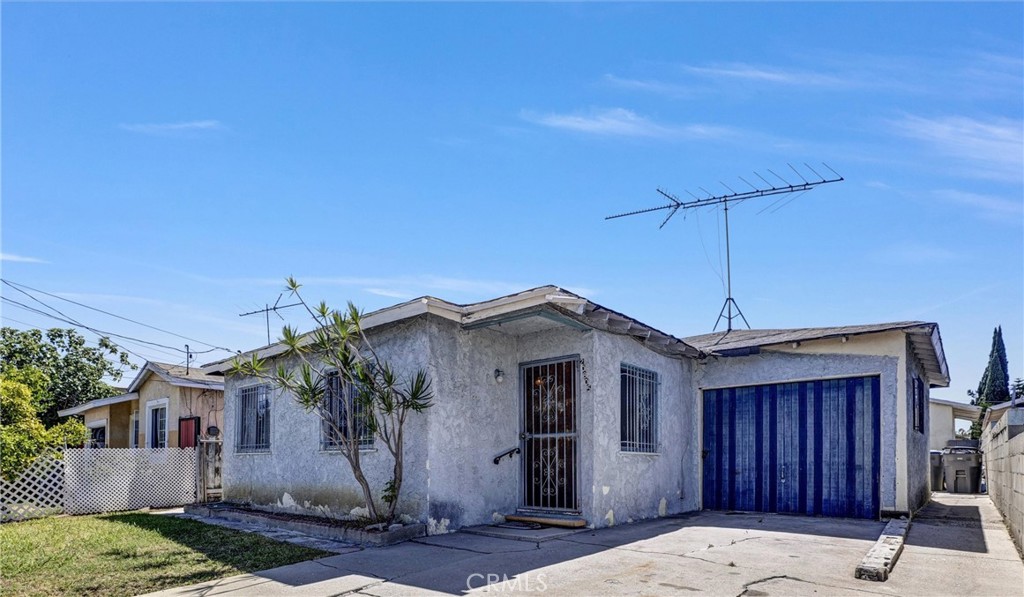 Charming 2 Bedroom 1 Bathroom home in Carson! This property features a cozy layout with endless potential and a spacious backyard perfect for entertaining. Convenient Laundry room with Washer and Dryer included. The 1 car Garage offers additional storage space and ADU potential. The home has tile flooring throughout and it's fully fenced adding privacy. Close to FWY, schools, shopping centers and much more. Must see!