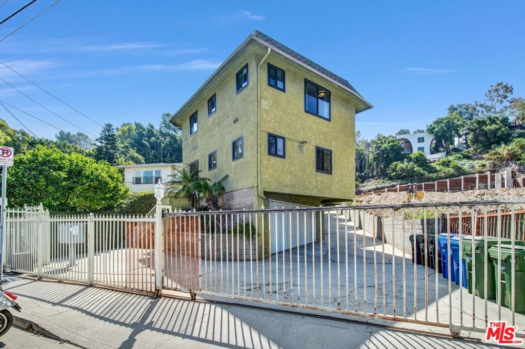1766 Griffith Park Boulevard