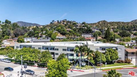 Photo of 1595 E Chevy Chase Drive, Glendale, CA 91206 (MLS # 26830091)