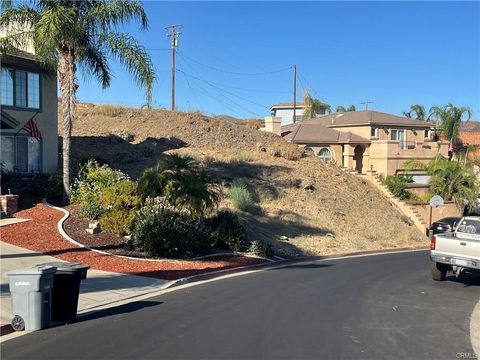 22936 Giant Fir Canyon Lake CA 92587