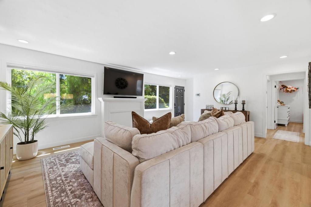 146 El Solyo Heights Drive