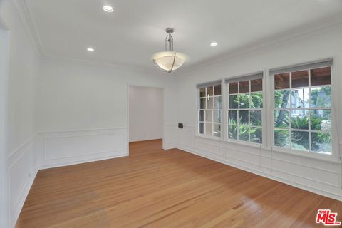 Photo of 1105 S Alfred Street, Los Angeles, CA 90035 (MLS # 26648605)
