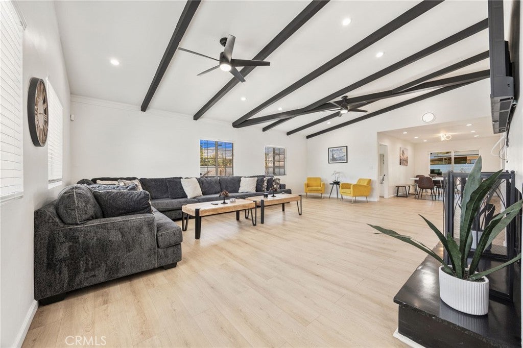 589 S Mountain View