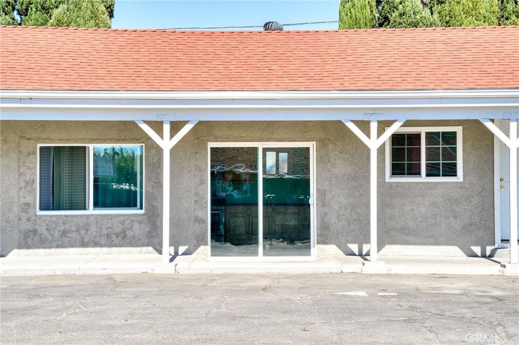 1506 S Mariposa
