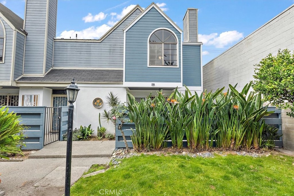 5921 Templeton Street G