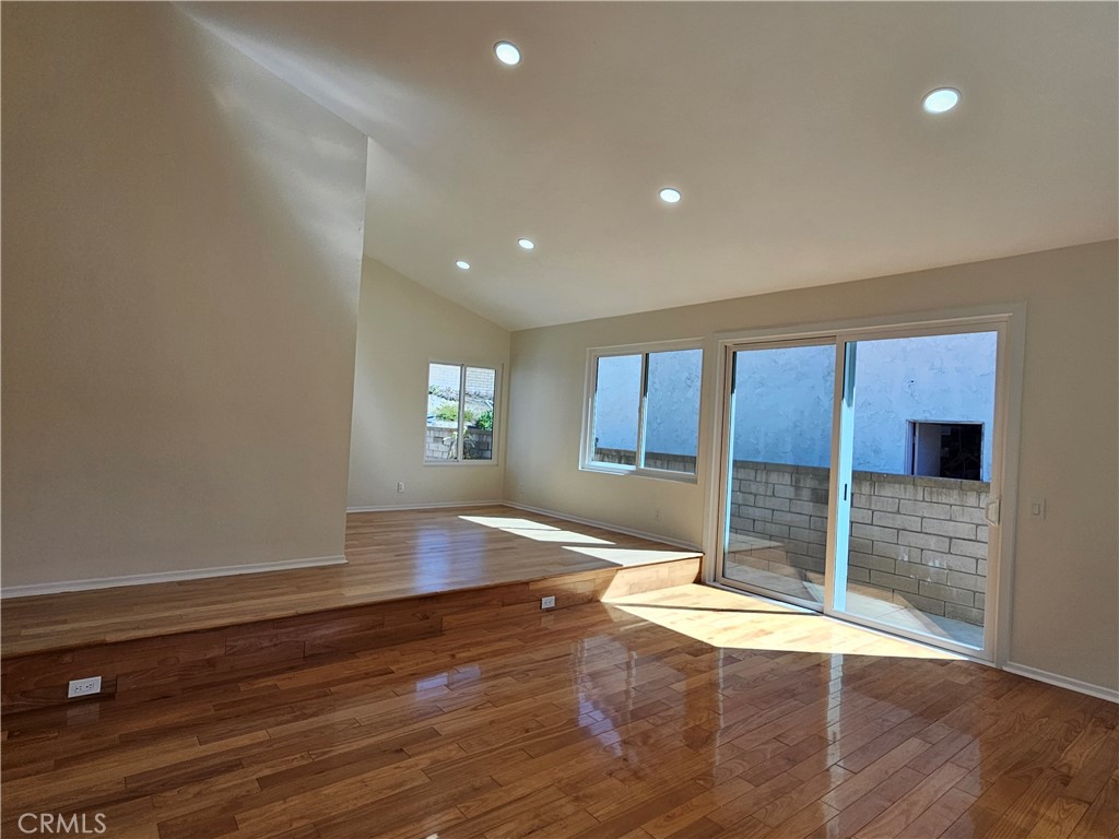 Fullerton Crest (FUCR) - Residential Lease