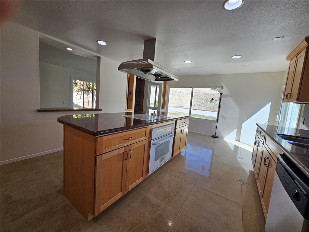 Fullerton Crest (FUCR) - Residential Lease