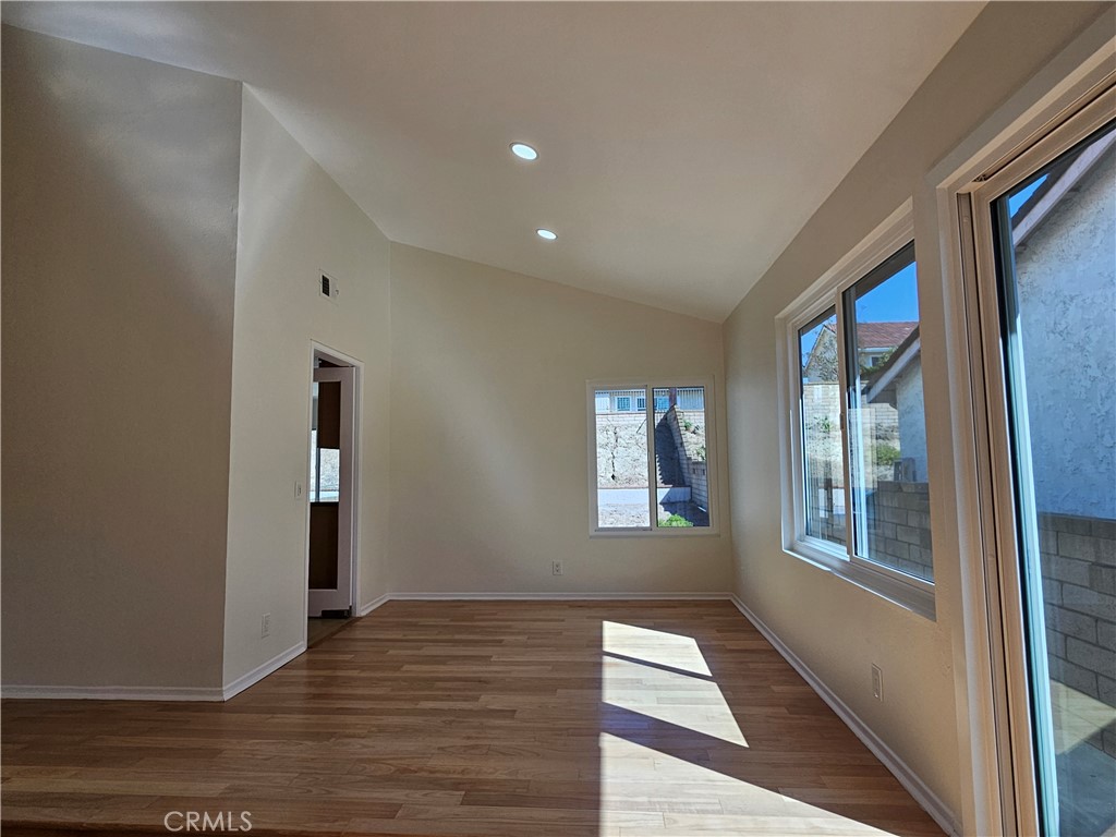 Fullerton Crest (FUCR) - Residential Lease