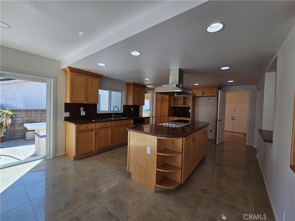 Fullerton Crest (FUCR) - Residential Lease