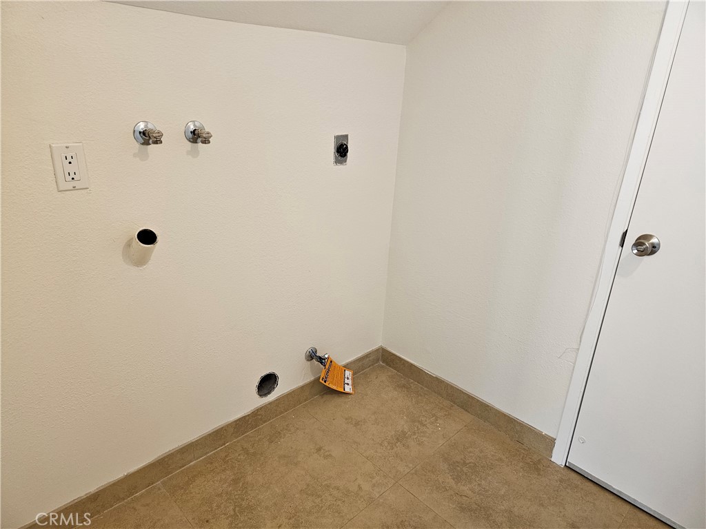 Fullerton Crest (FUCR) - Residential Lease