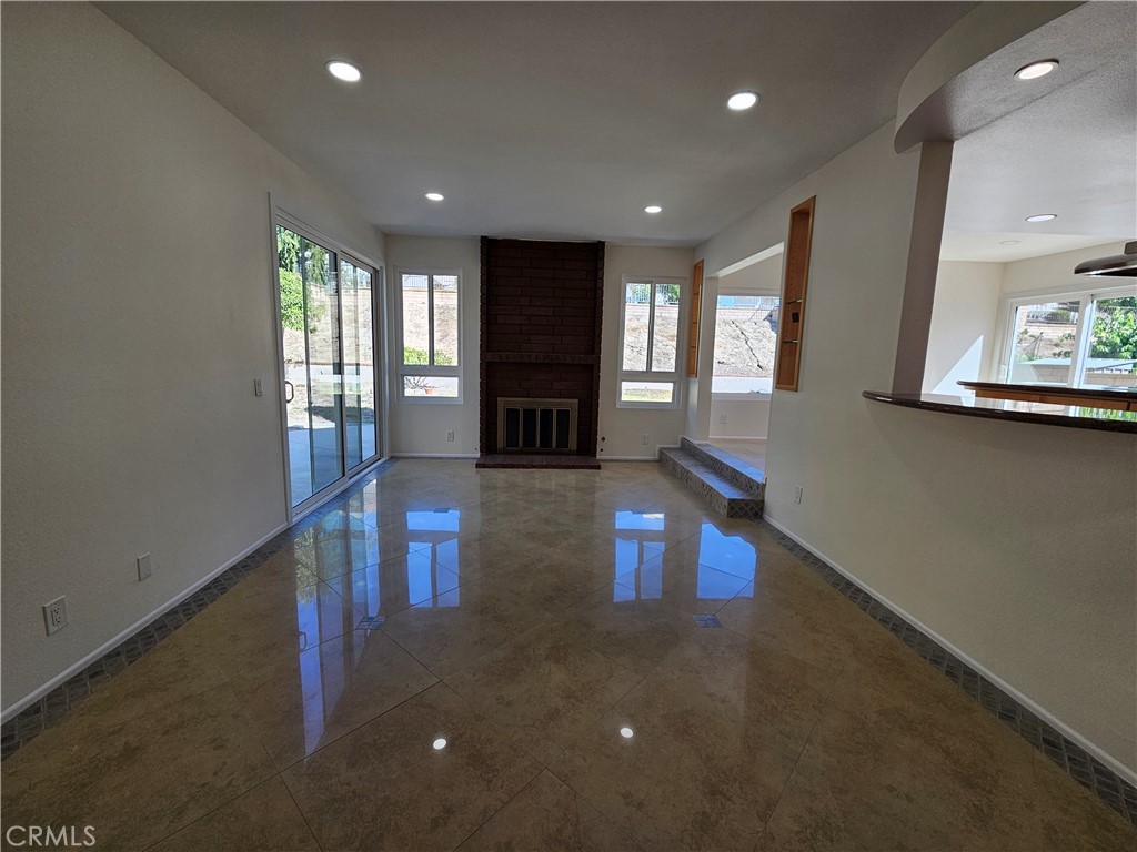 Fullerton Crest (FUCR) - Residential Lease
