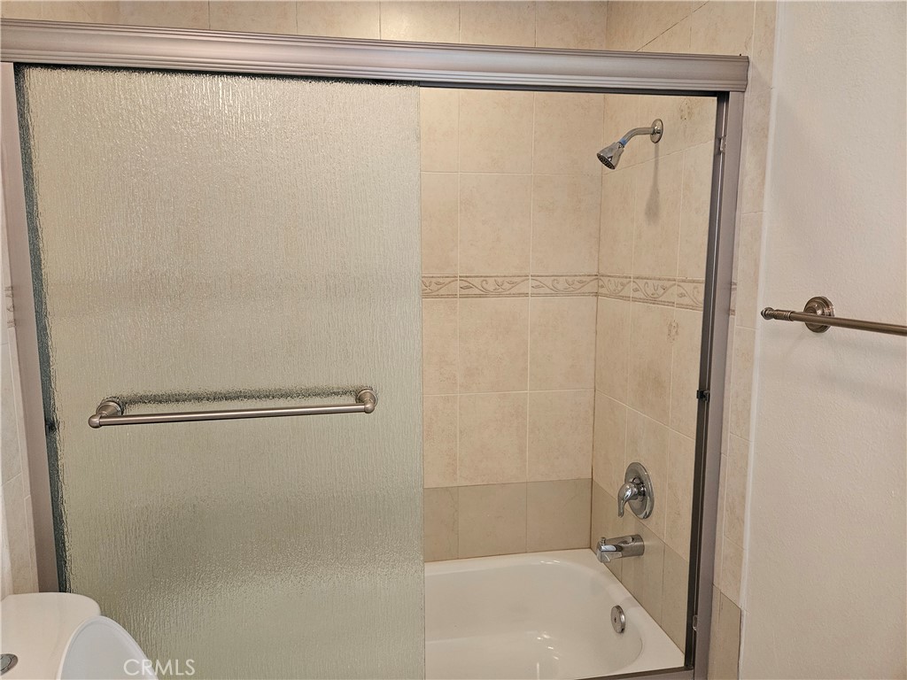 Fullerton Crest (FUCR) - Residential Lease