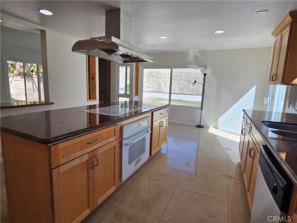 Fullerton Crest (FUCR) - Residential Lease