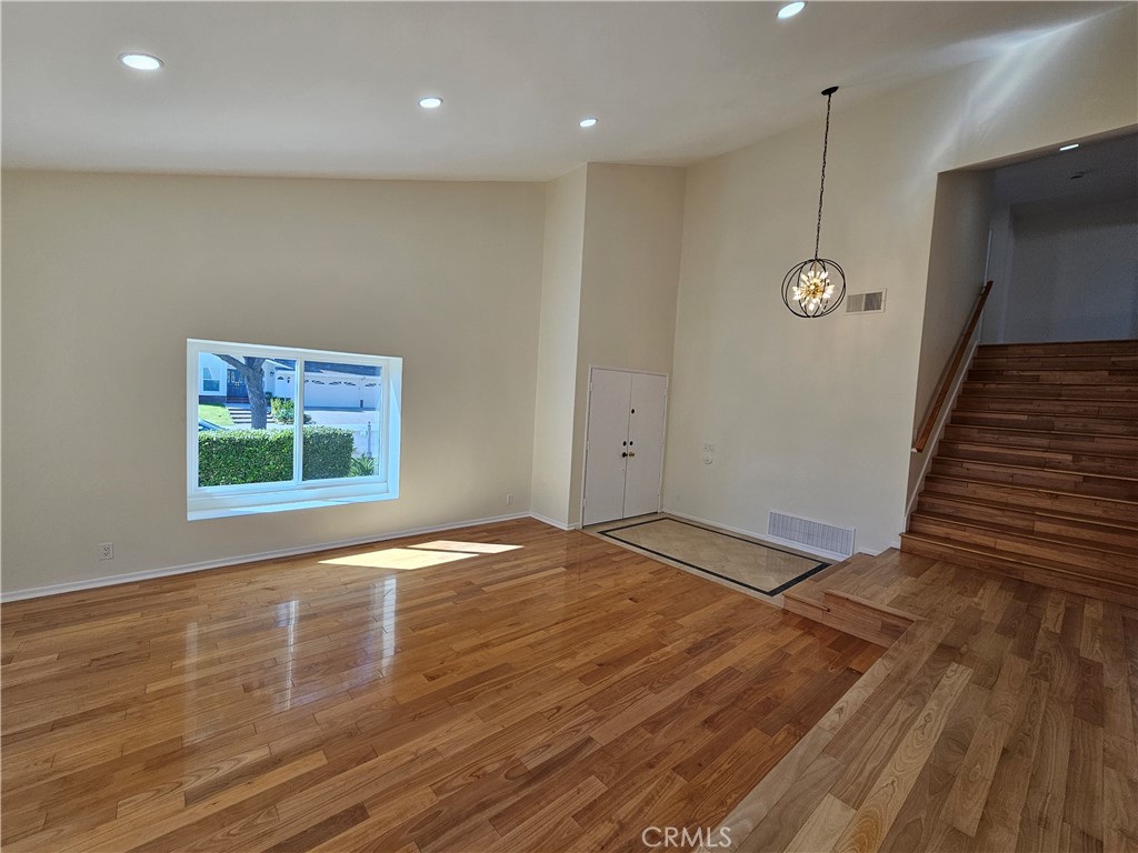 Fullerton Crest (FUCR) - Residential Lease