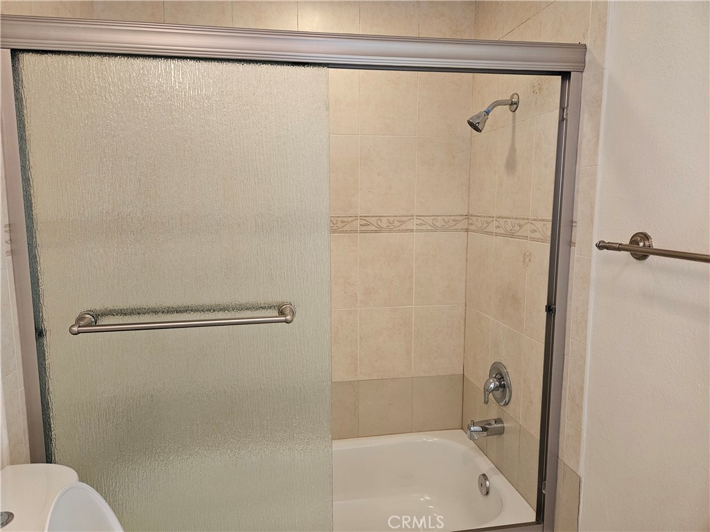 Fullerton Crest (FUCR) - Residential Lease