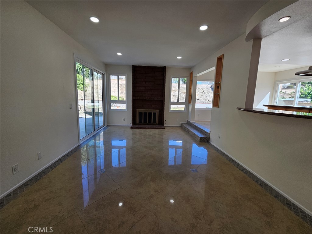 Fullerton Crest (FUCR) - Residential Lease