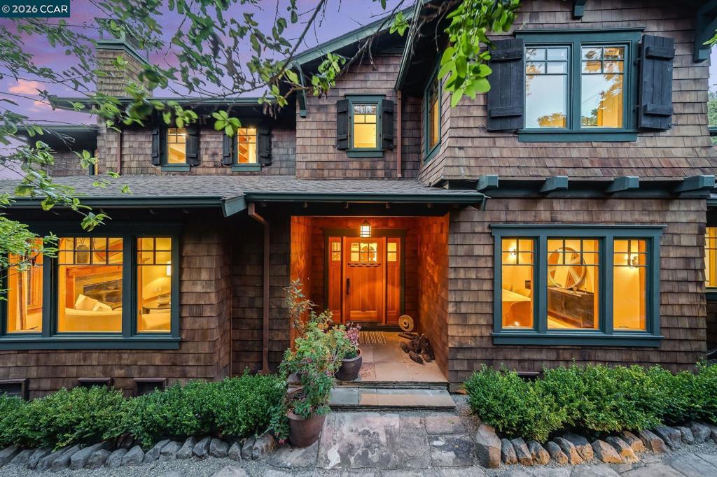 30 Greenwood Ct