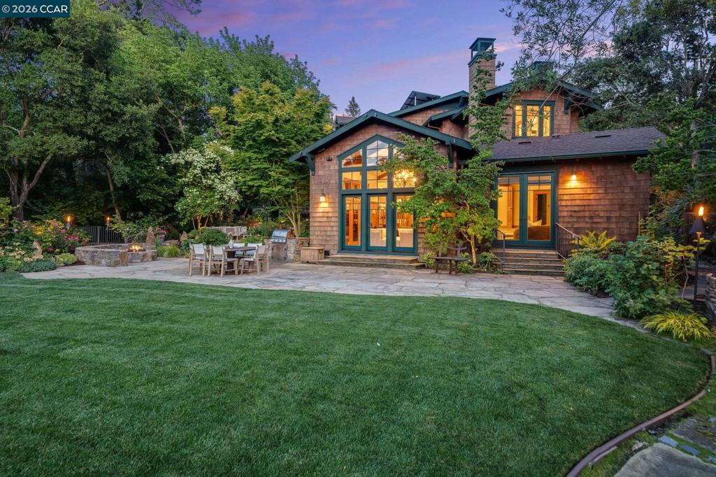 30 Greenwood Ct