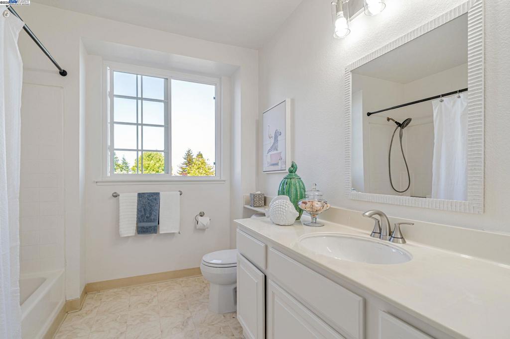 SILVERGATE - Residential