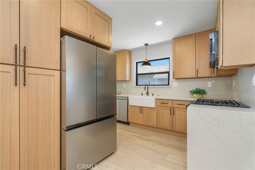 Properties 4 17200 Lanark Street