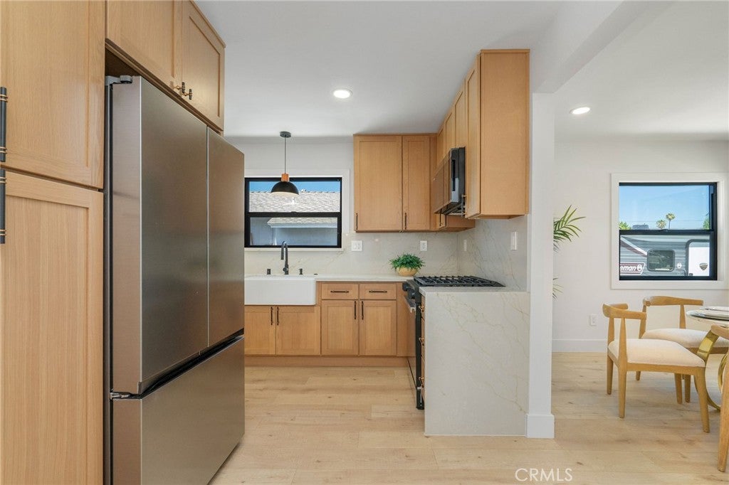 Properties 3 17200 Lanark Street