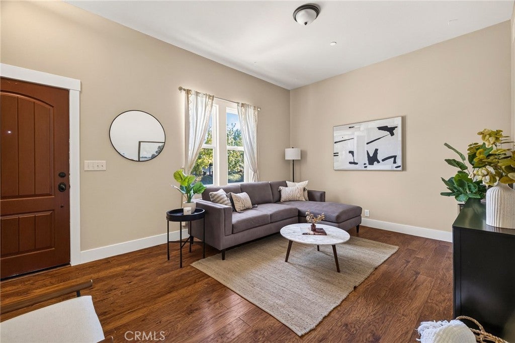 2218 Hutchinson