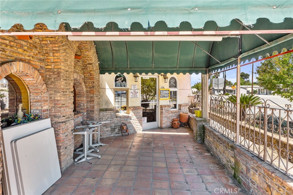 251 W 6th Street