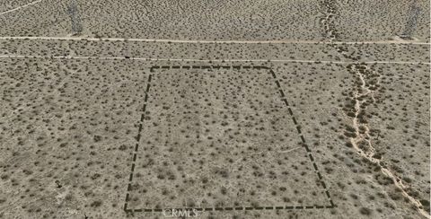 4 Victor Street Phelan CA 92371