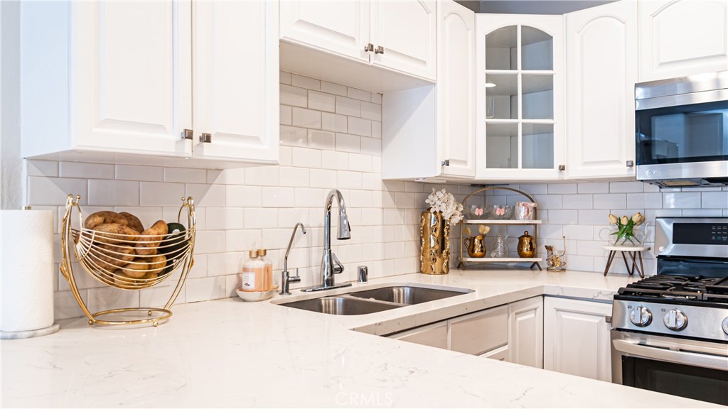 Properties 4 1940 N Highland 26