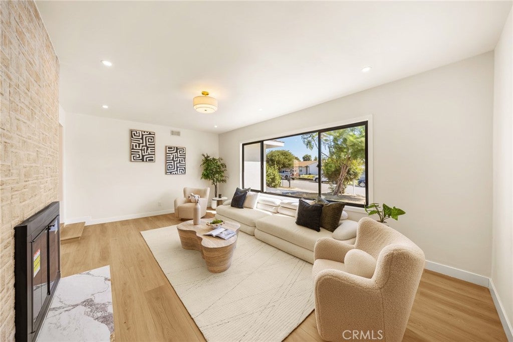 12591 Charloma Dr