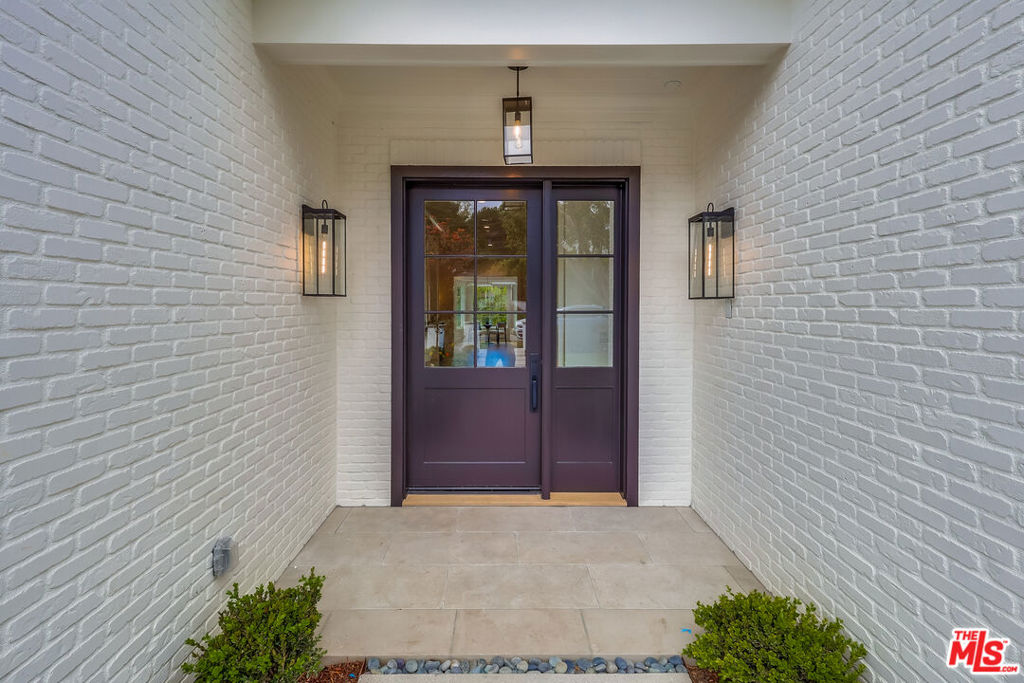 427 N Bundy Drive