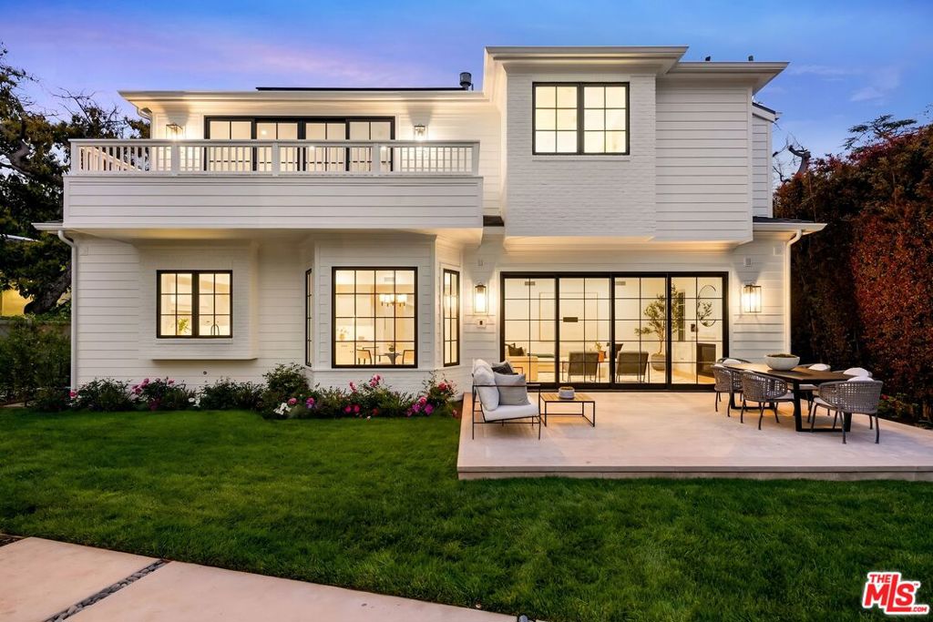 427 N Bundy Drive