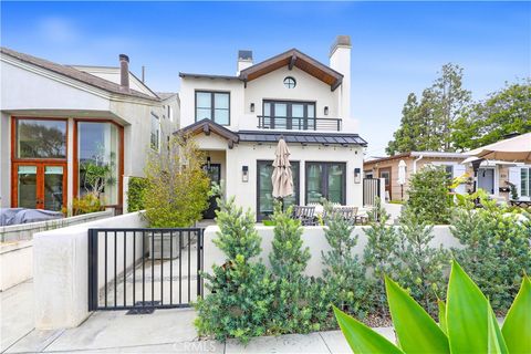 Photo of 519 .5 Larkspur Avenue, Corona Del Mar, CA 92625 (MLS # OC25128937)