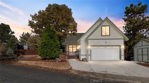 Photo of 1158 Klondike Dr, Lake Arrowhead, CA 92352 (MLS # PW25265406)