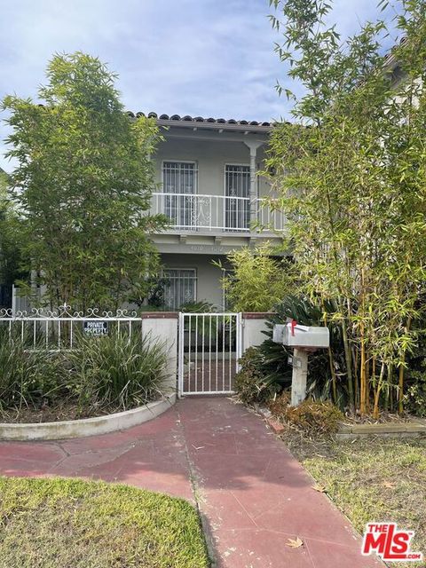 Photo of 4010 W Adams Boulevard, Los Angeles, CA 90018 (MLS # 26672671)