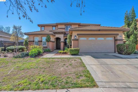 Photo of 5670 5670 Carlow Way Way, Antioch, CA 94531 (MLS # 41126607)