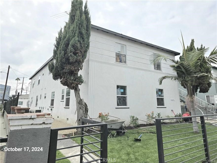 Welcome to your new home in one of LA’s most desirable neighborhoods! This spacious and well-maintained 3-bedroom, 2-bath apartment offers the perfect mix of comfort, style, and convenience—ideal for families, roommates, or professionals looking for extra space.

Three cozy Bedrooms – Each room features great closet space and can easily fit queen beds and more.

Two Full Bathrooms – Clean and updated with modern fixtures, perfect for busy mornings or relaxing evenings.

Bright, Updated Kitchen – Equipped with quality appliances, plenty of cabinet space, and a breakfast nook.

Open-Concept Living & Dining Area – Spacious layout with lots of natural light, perfect for hosting or unwinding.

In-Unit Laundry – Washer and dryer included for your convenience.

Prime Location – Nestled in the Beverlywood area with easy access to Culver City, Beverly Hills, and major freeways. Minutes from shopping, dining, parks, and schools.