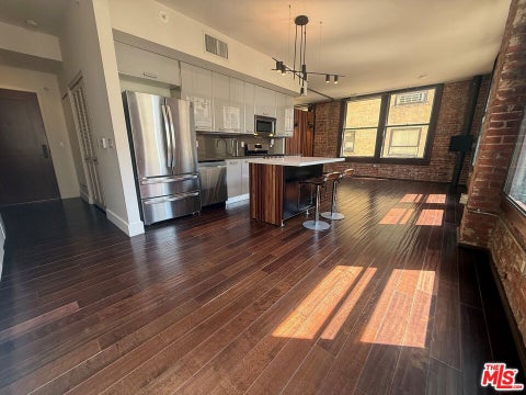 Photo of 460 S Spring Street #1011, Los Angeles, CA 90013 (MLS # 26988121)