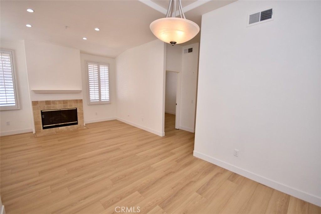 Photo of 405 Tropea Aisle, Irvine, CA 92606 (MLS # OC25272988)