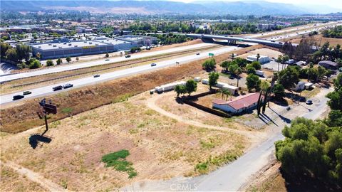 25189 Monroe Avenue Murrieta CA 92562