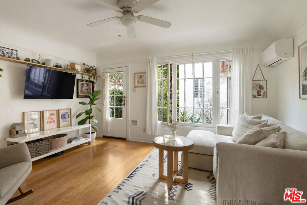 3303 S Durango Avenue