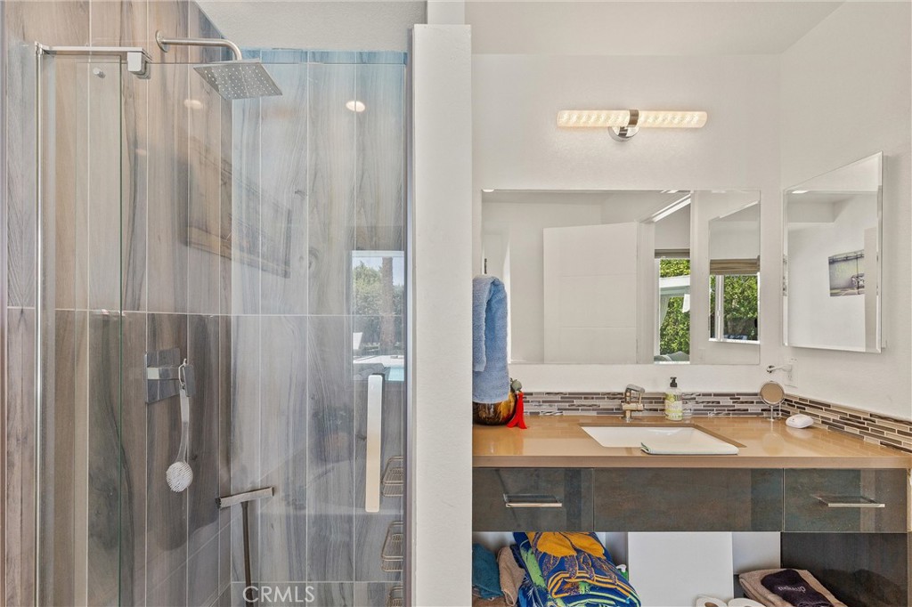 Upper Outpost (33553) - Residential