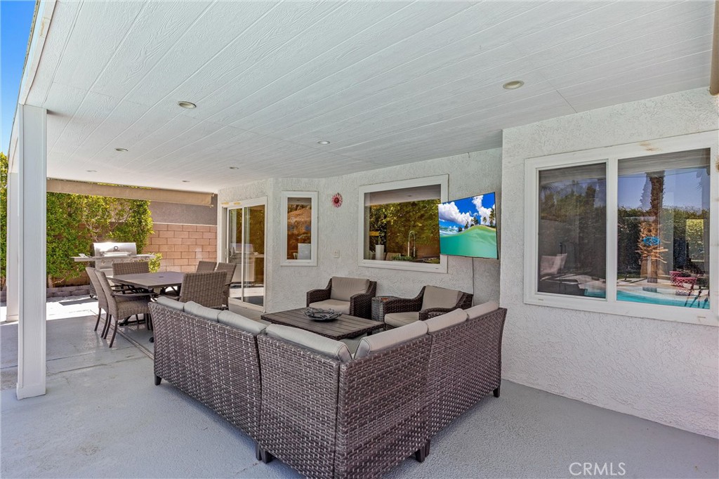 Upper Outpost (33553) - Residential