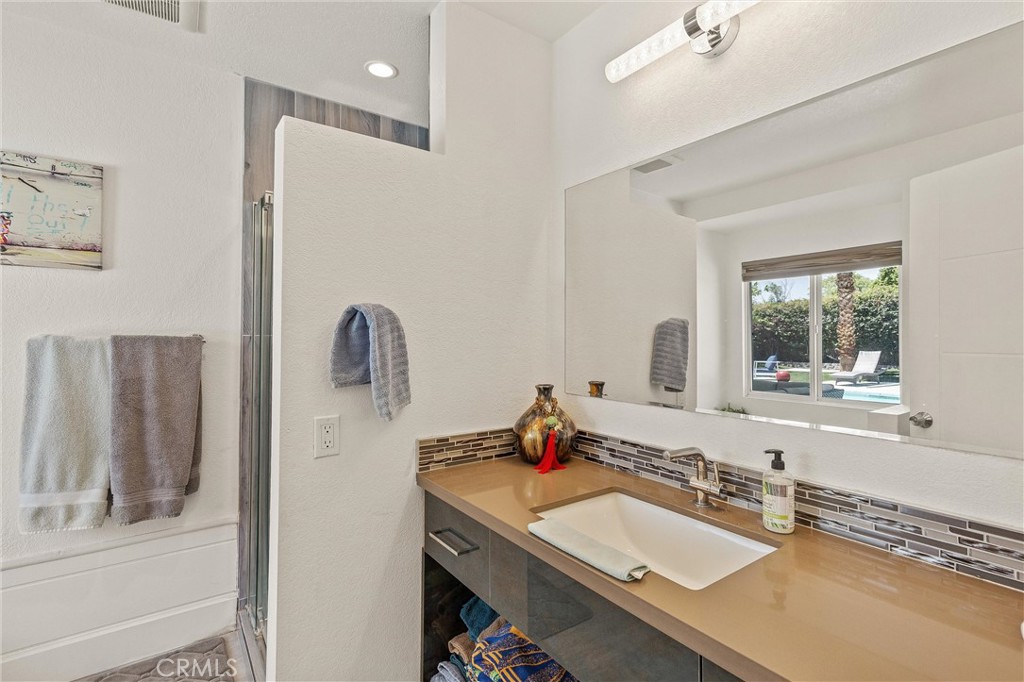 Upper Outpost (33553) - Residential