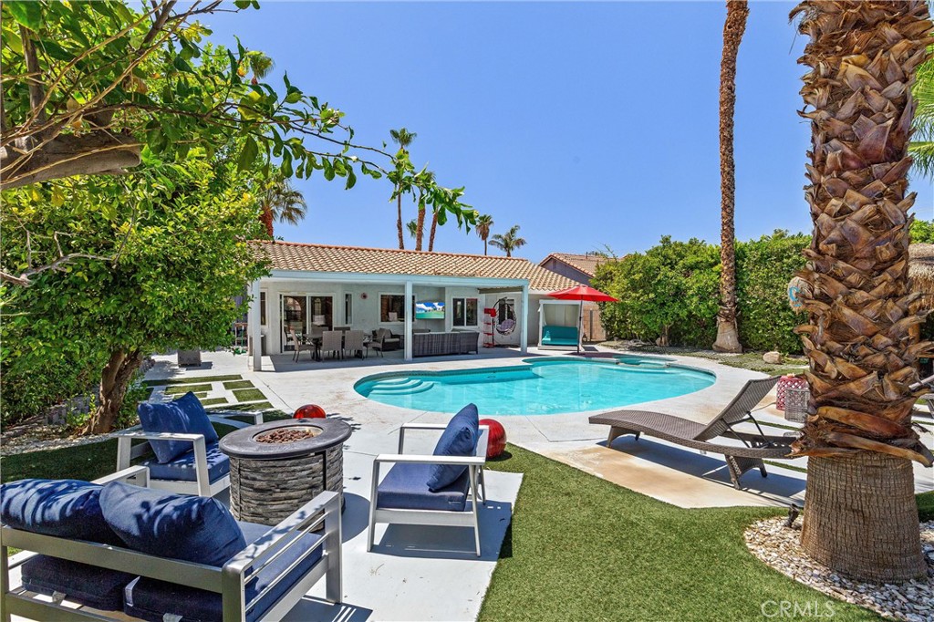 Upper Outpost (33553) - Residential