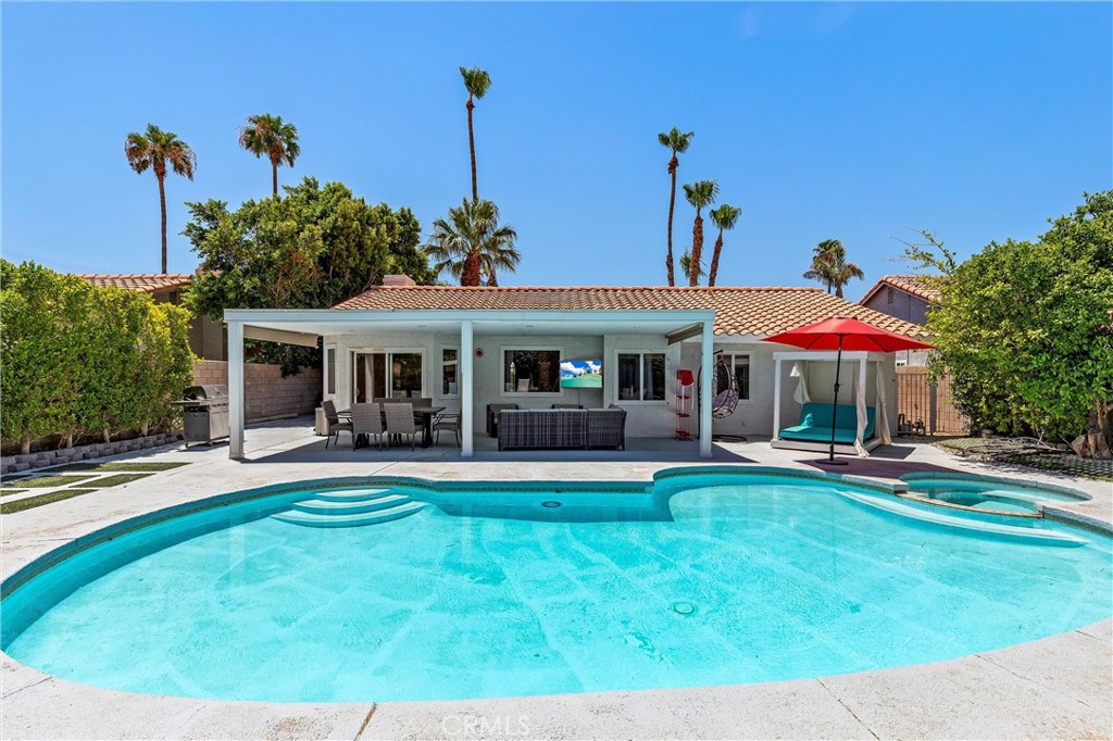 Upper Outpost (33553) - Residential