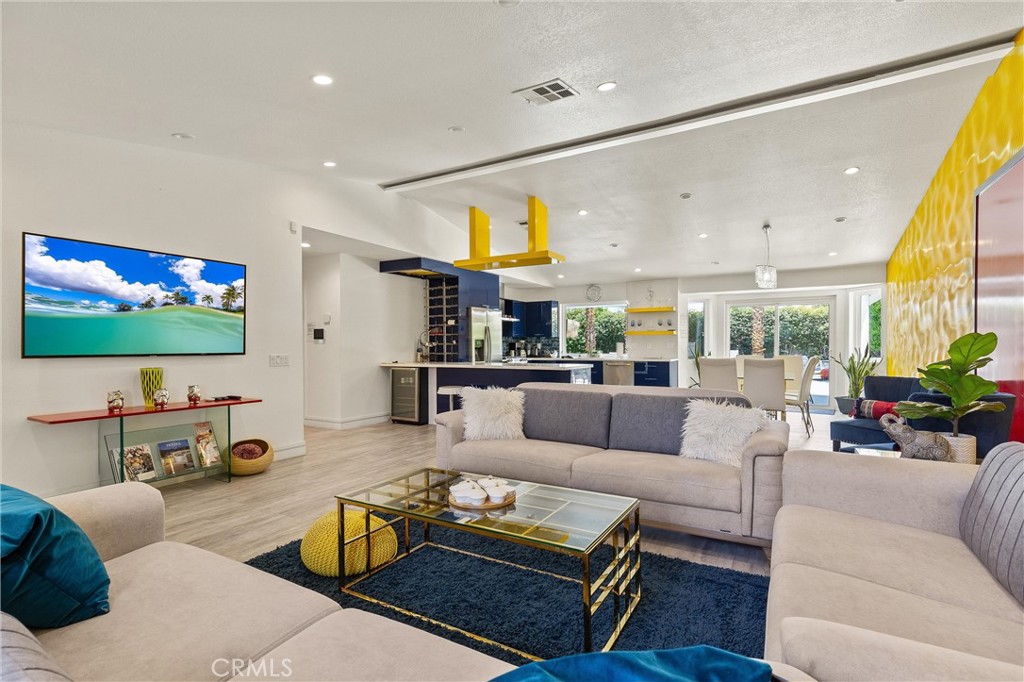 Upper Outpost (33553) - Residential