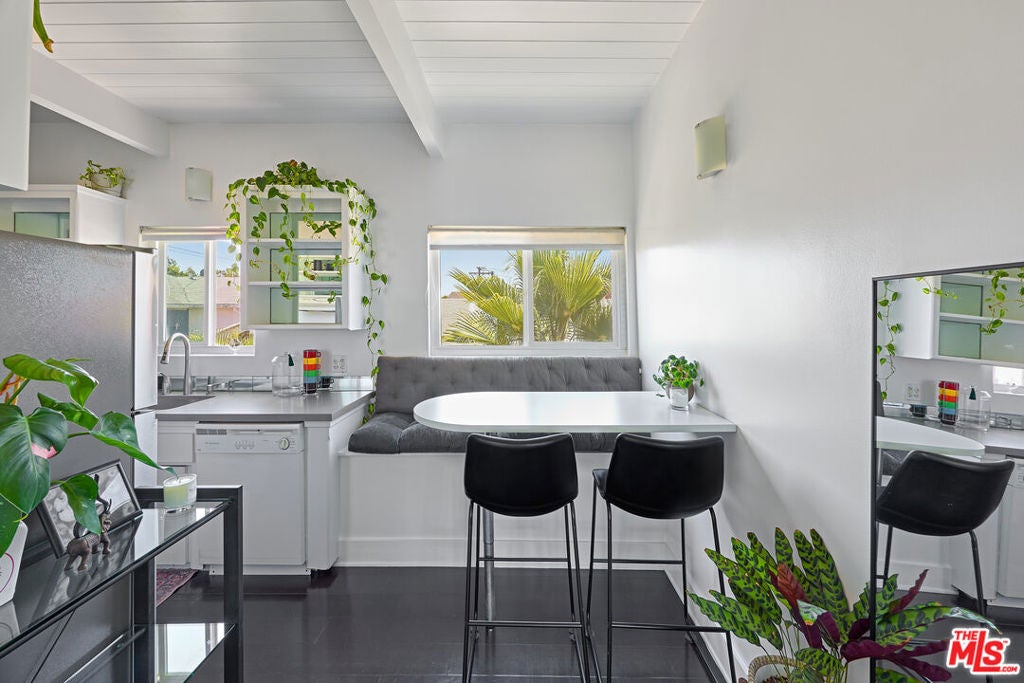 2325 Kansas Avenue 9, Santa Monica CA 90404