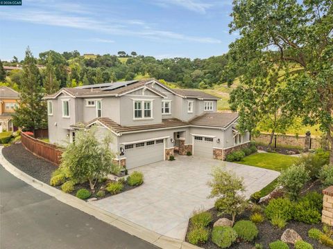 Photo of 21 Rockhaven Ln, Danville, CA 94526 (MLS # 41132131)